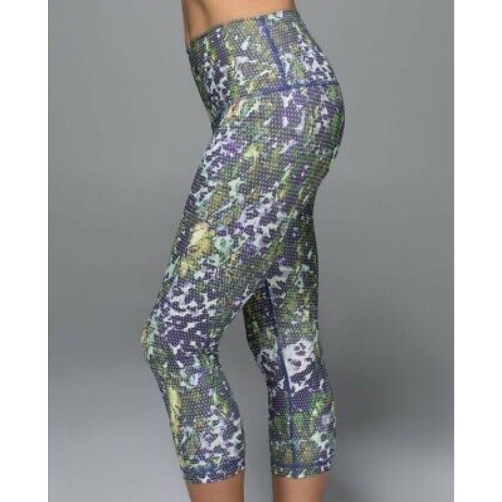 Lululemon Wunder Under Crop II Roll Down Floral Sport White Multi